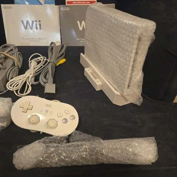 Nintendo Wii Console Bundle w/ Controllers, Sensor Bar, Cooling Stand, Manuals - Picture 6 of 6